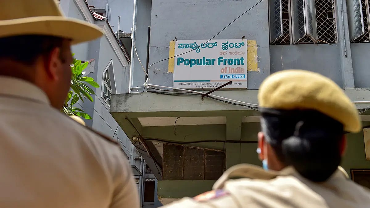 Family Tries To Pass On SIM Card To Jailed PFI Leader, Faces Police Case