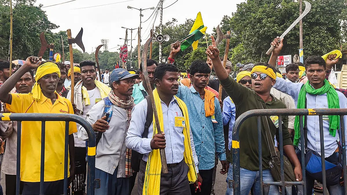 Tribals rally in Kolkata