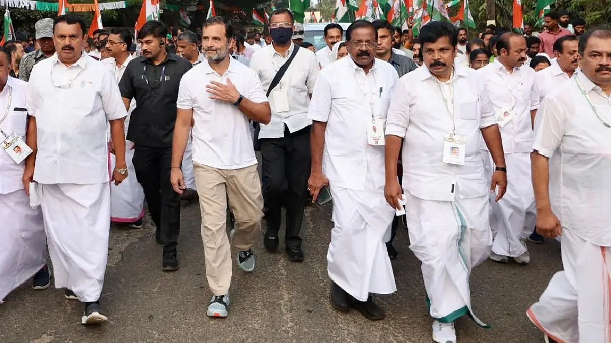 Rahul Gandhi with other Congress leaders at Malappuram on Tuesday