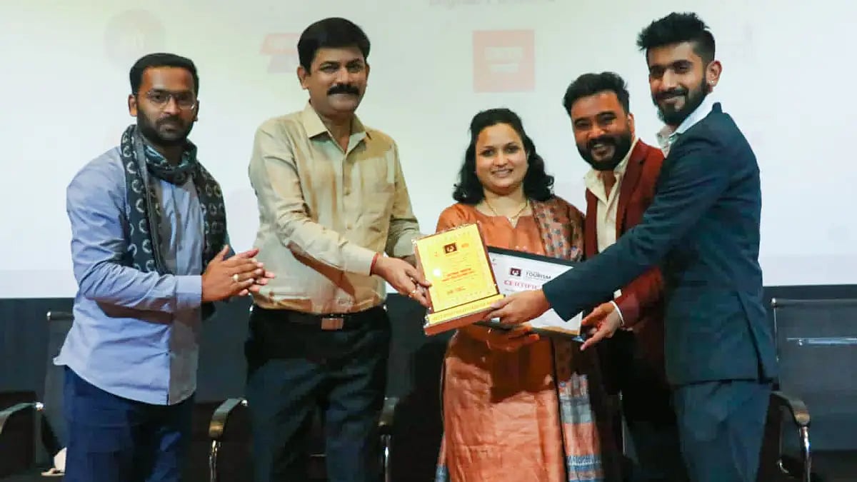 Sanket Raka's The Millers Homebar gets Honoured with the best hospitality service award