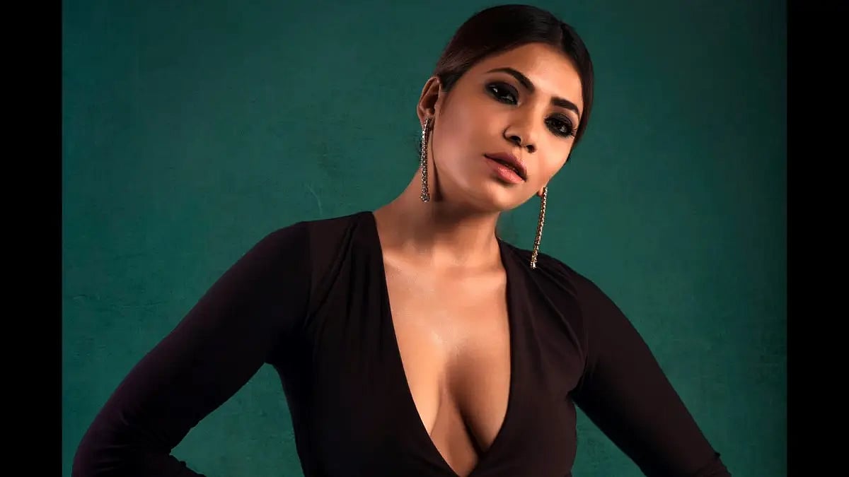 Take a few lessons from Audreycious Finishing School before you partake in a beauty pageant