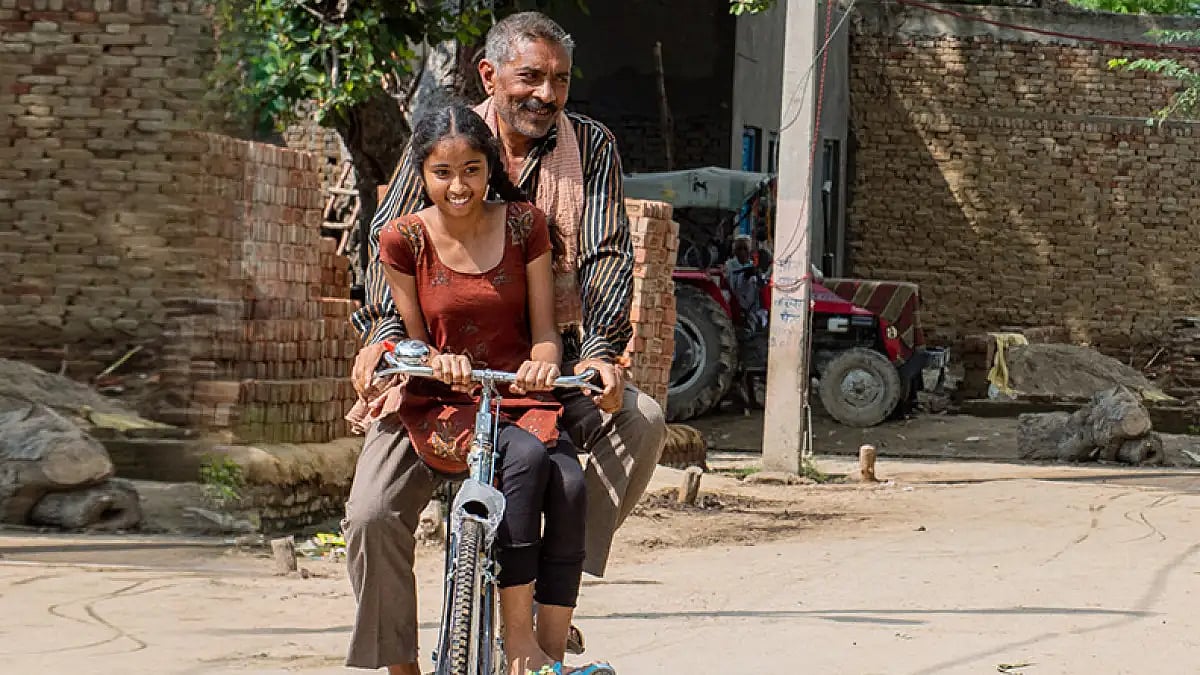 A Still From 'Matto Ki Saikil'