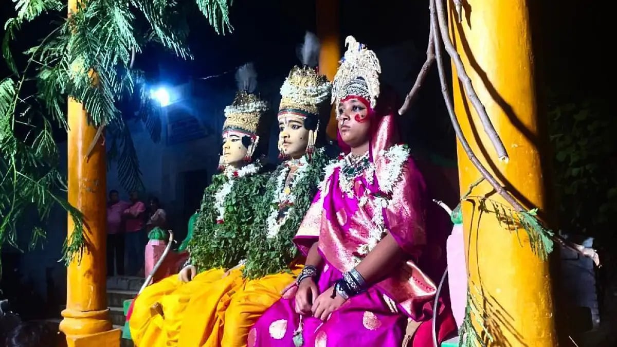 Ramayana tradition of Uttar Pradesh's Banaras.