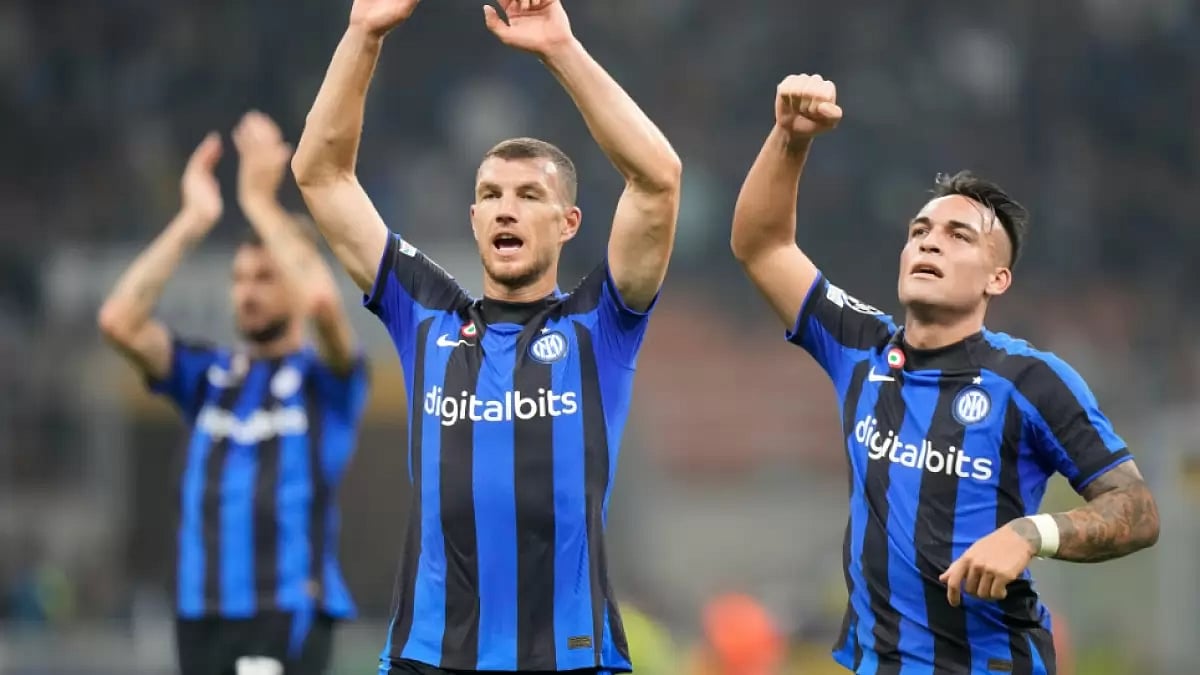 Inter Milan players celebrate their victory over Barcelona in UEFA Champions League.