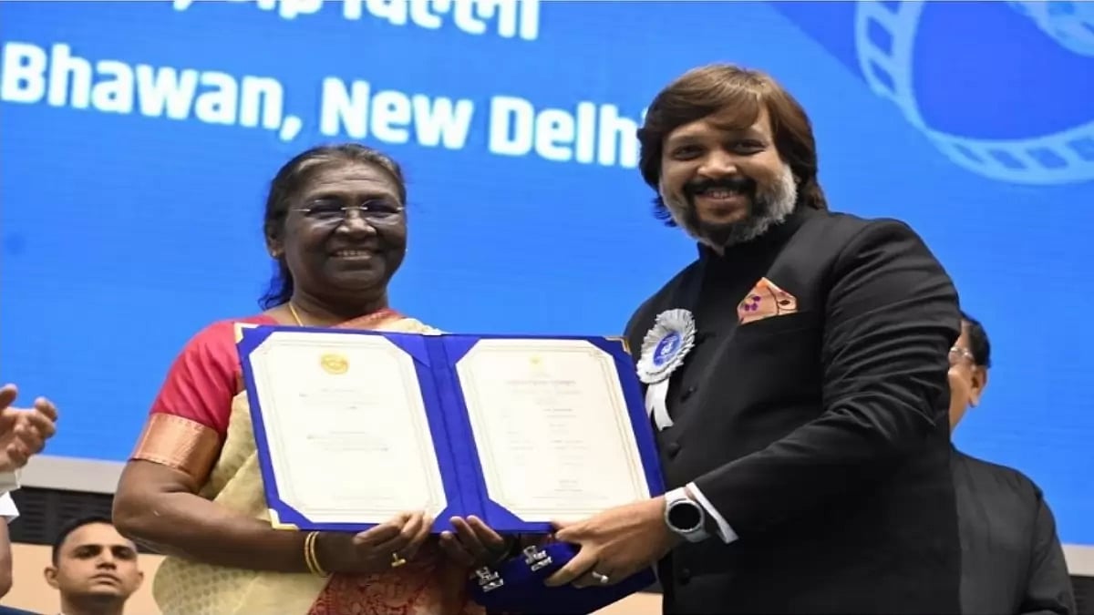 AKSHAY BARDAPURKAR AWARDED