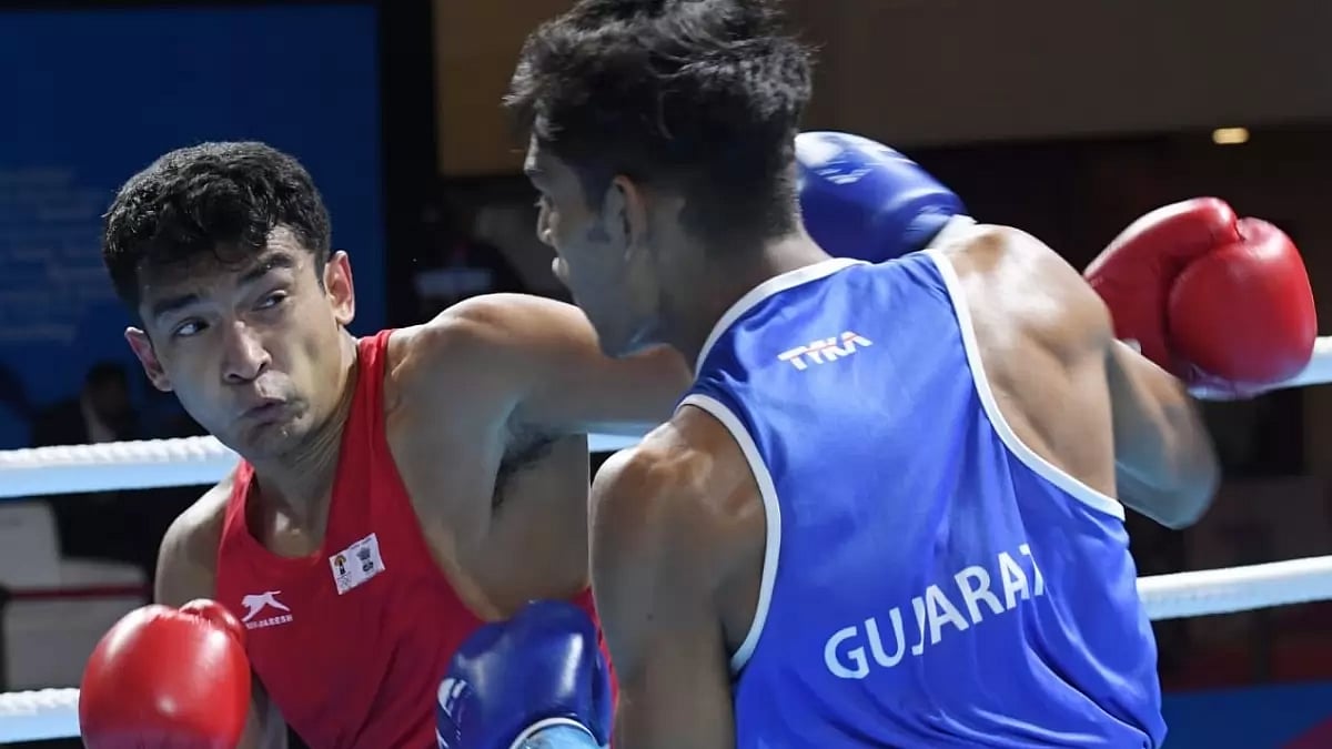 Shiva Thapa didn't allow his opponent Aniket J Pandey to settle during the bout.