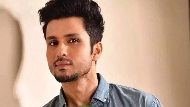 Amol Parashar - null