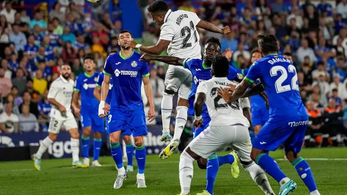 Real Madrid's victory means they have now a 3-point lead of Barca in the La Liga table.