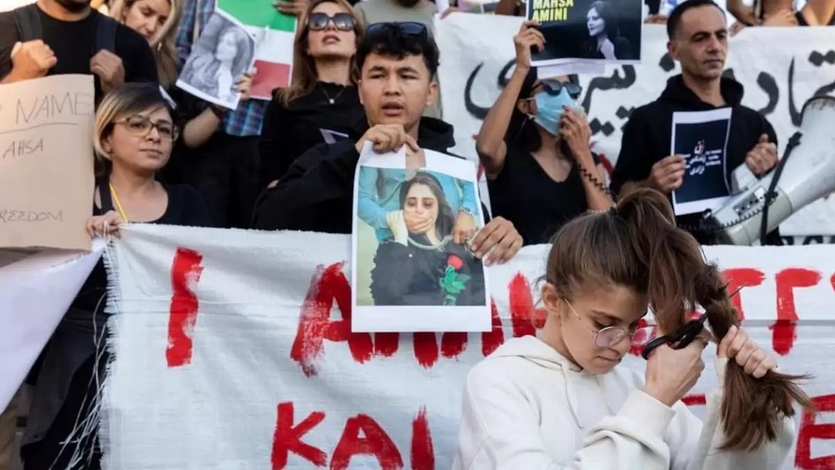 Iranians protesting after the custodial death of Mahsha Amini - null