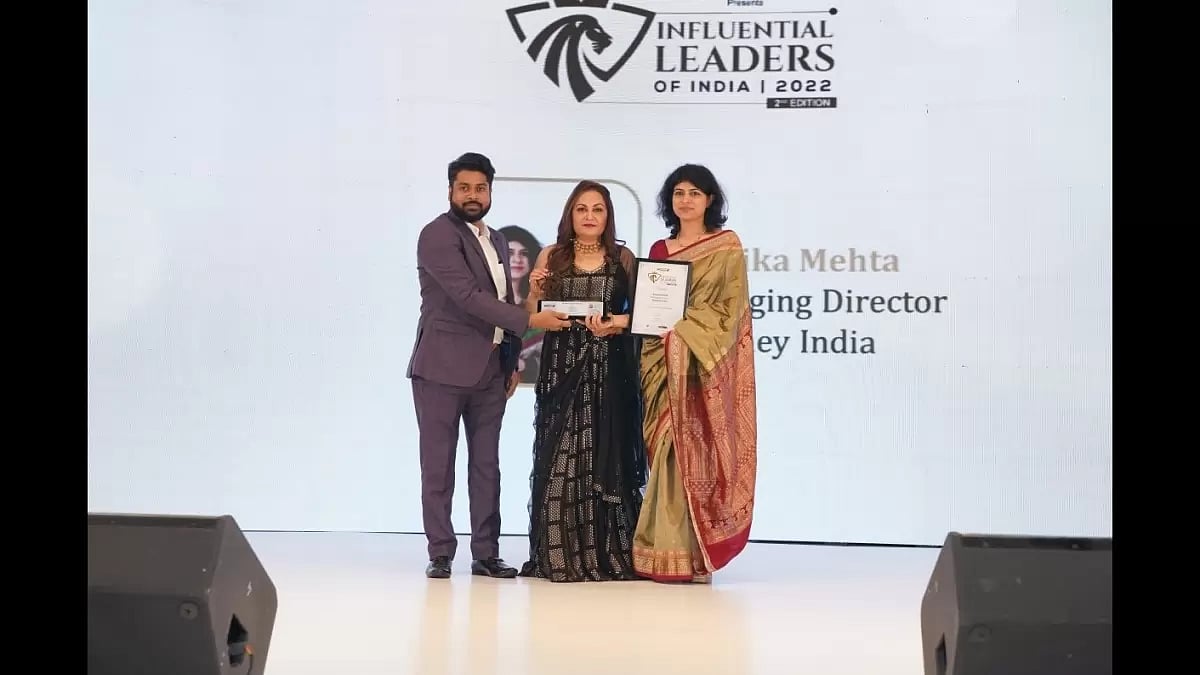 Modern-day Leaders Striding 