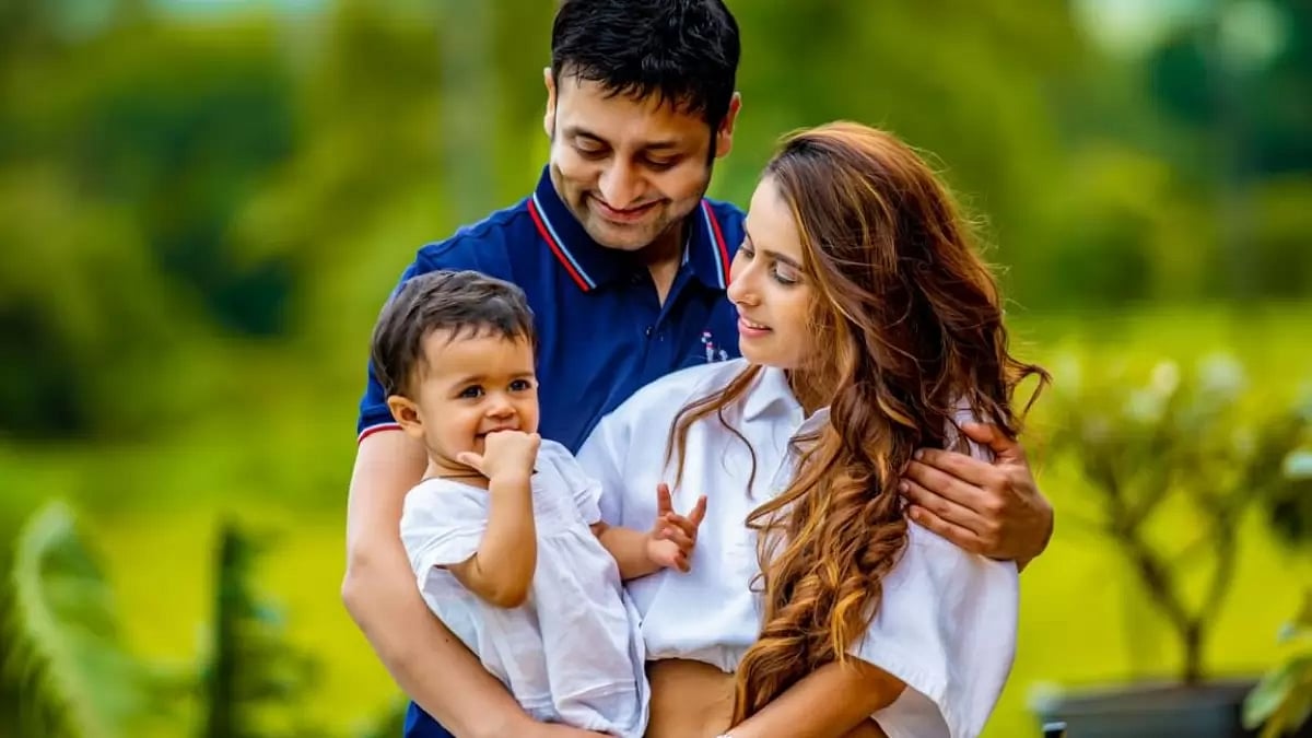 Pranitaa Pandit With Her Family