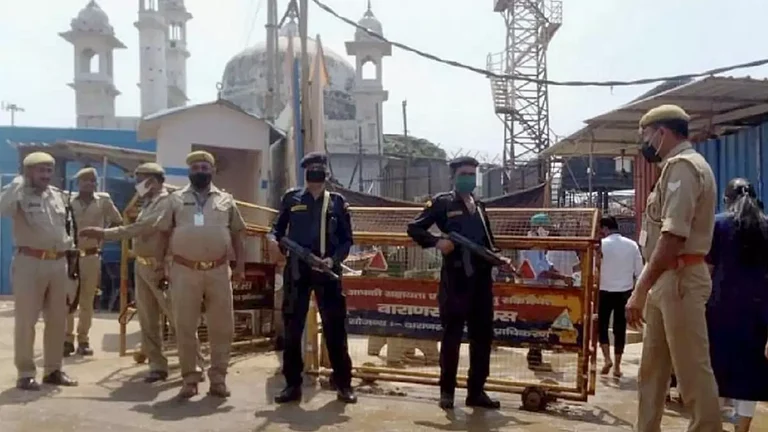 Tightened security in parts of Delhi after Centre implements the CAA - null