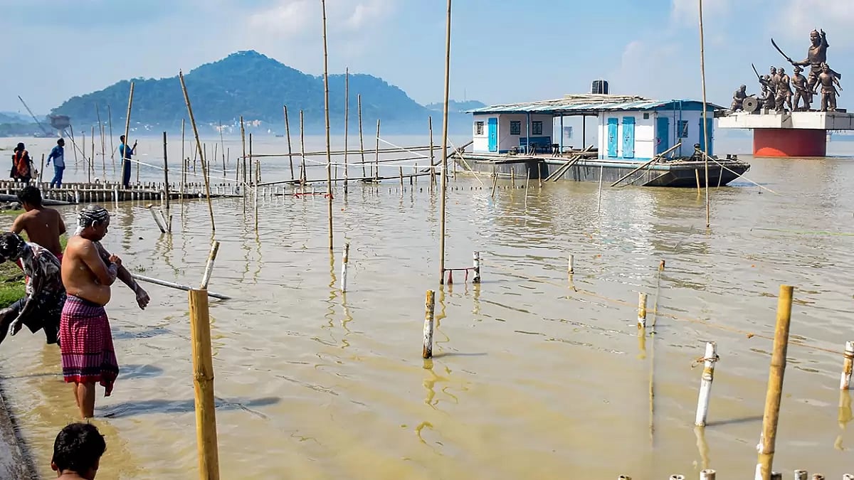 Rise in water level of Brahmaputra river 