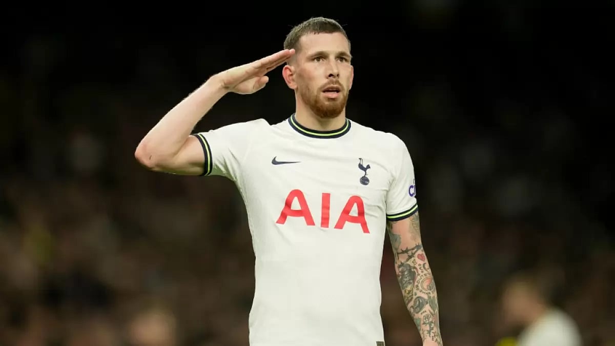 Tottenham Hotspur's Pierre-Emile Hojbjerg celebrates after scoring against Everton in EPL.