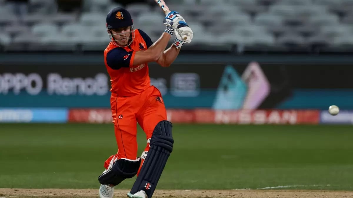 Netherlands' Bas de Leede scored unbeaten 30 against Namibia in ICC T20 World Cup 2022. 