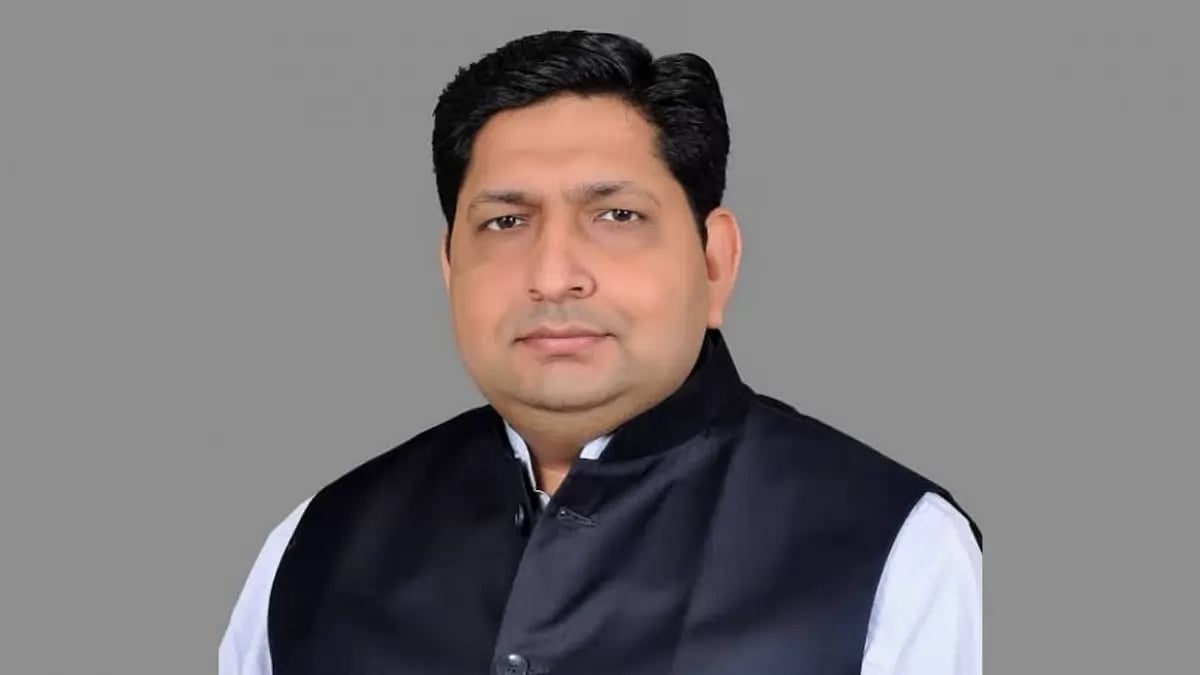 Astrologer Pradip Verma