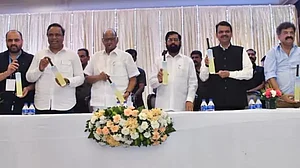 Sharad Pawar sharing dais with CM Eknath Shinde on Wednesday
