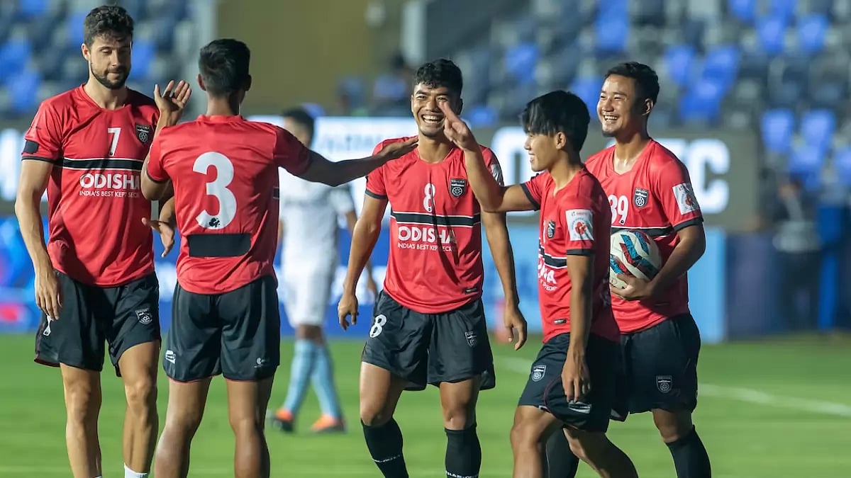 Odisha FC players share a light moment in training ahead of Kerala Blasters clash in ISL 2022-23.