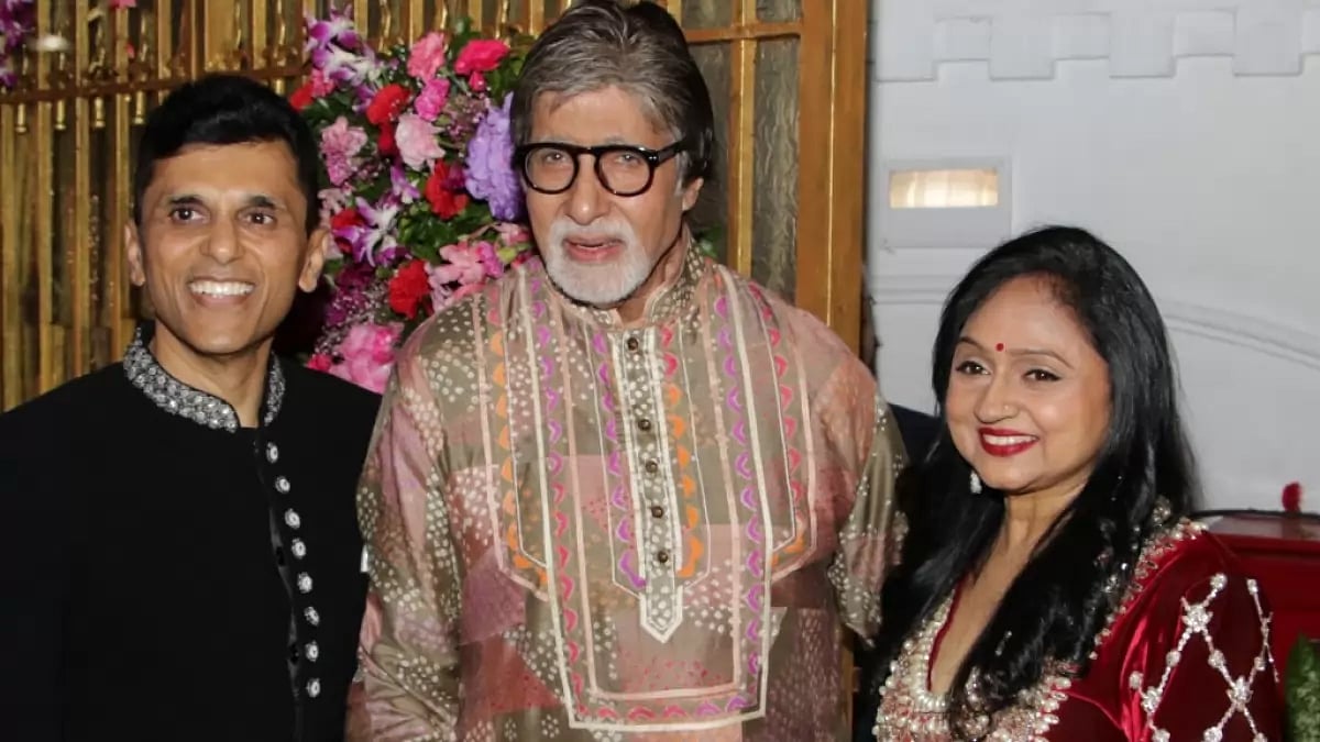 Amitabh Bachchan with Anand Pandit 