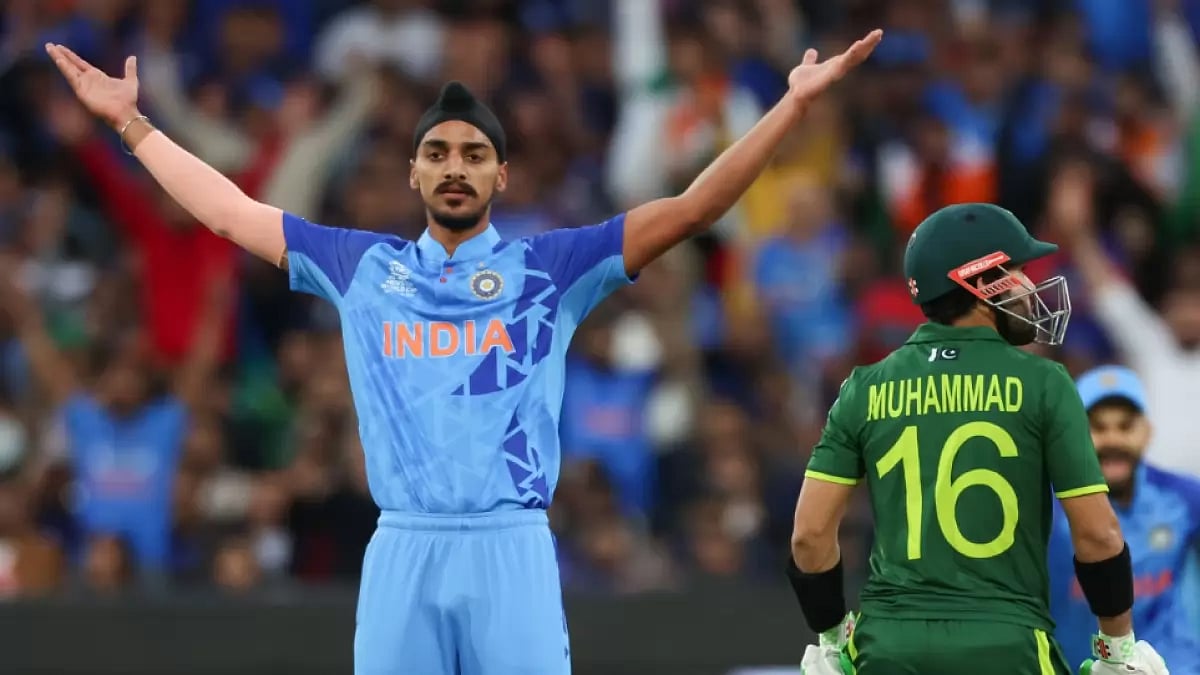 Arshdeep Singh celebrates after dismissing Mohammad Rizwan in ICC T20 World Cup 2022. 
