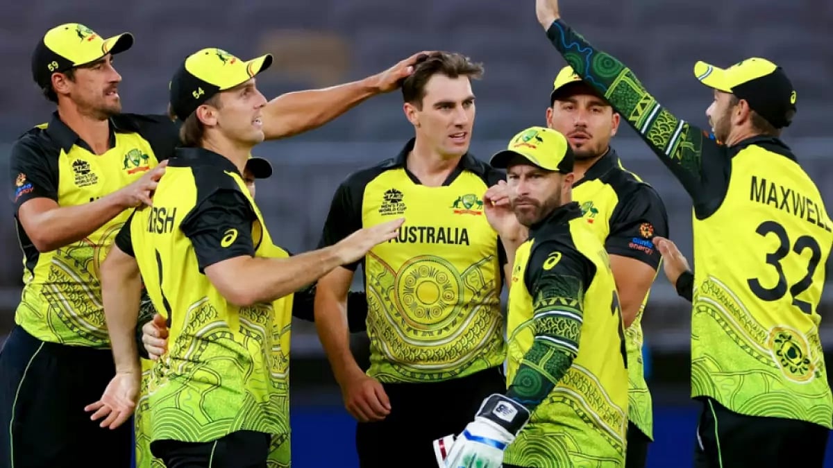 Australia players celebrate after dismissing Sri Lanka's Kusal Mendis in ICC T20 World Cup 2022.