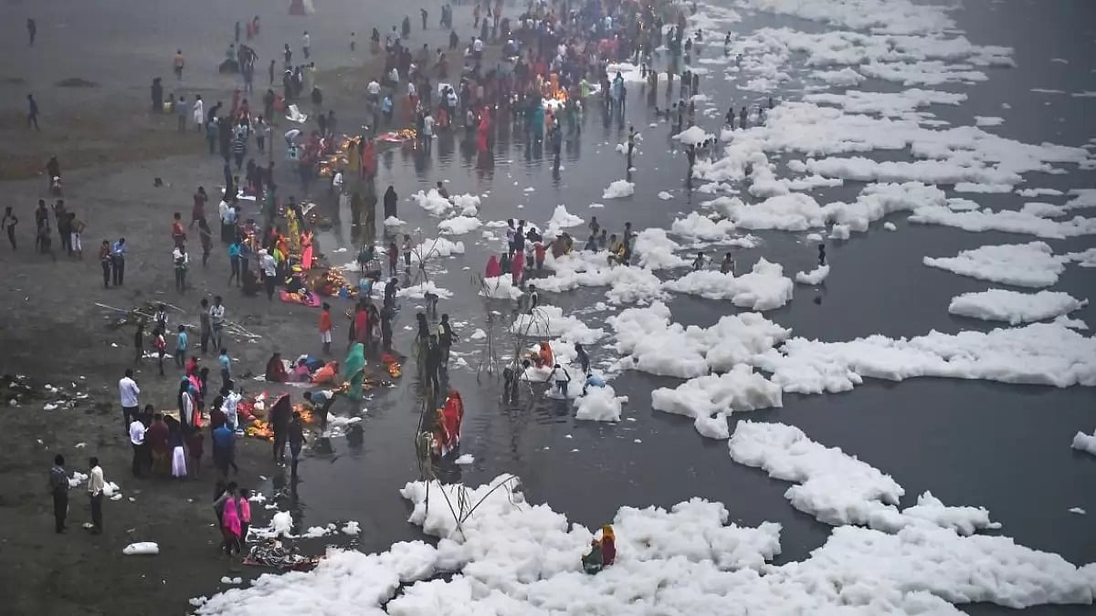 Toxic foam covered sections of Yamuna river in 2021