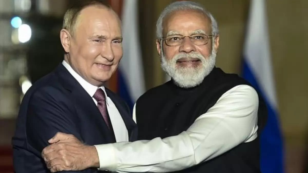 Indian PM Narendra Modi (R) with Russian President Vladimir Putin at Samarkand