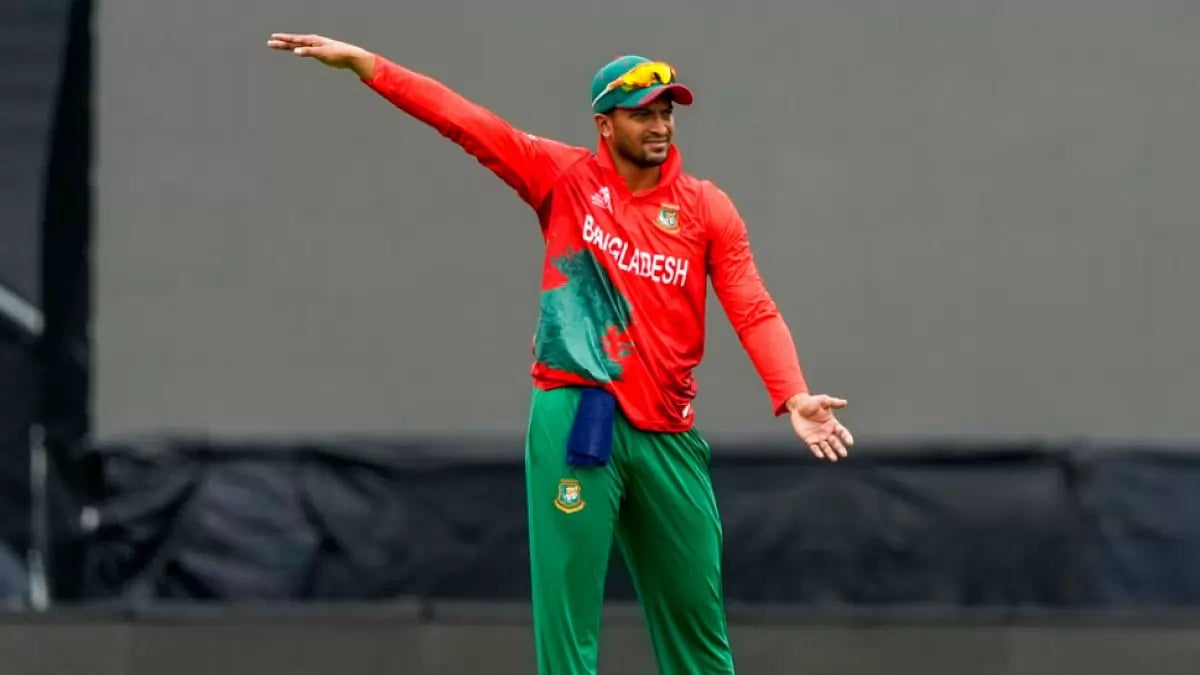 Bangladesh's Shakib Al Hasan gestures during ICC T20 World Cup 2022 against South Africa.