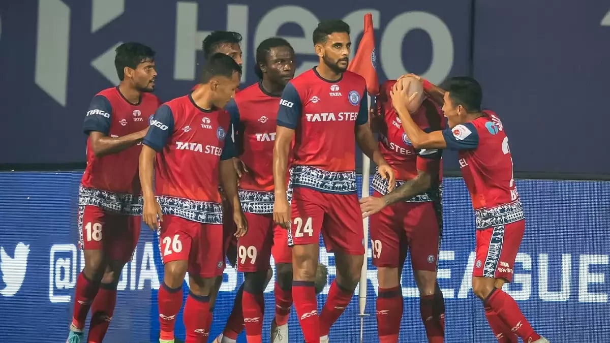File : Jamshedpur FC players celebrate Peter Hartley's goal.
