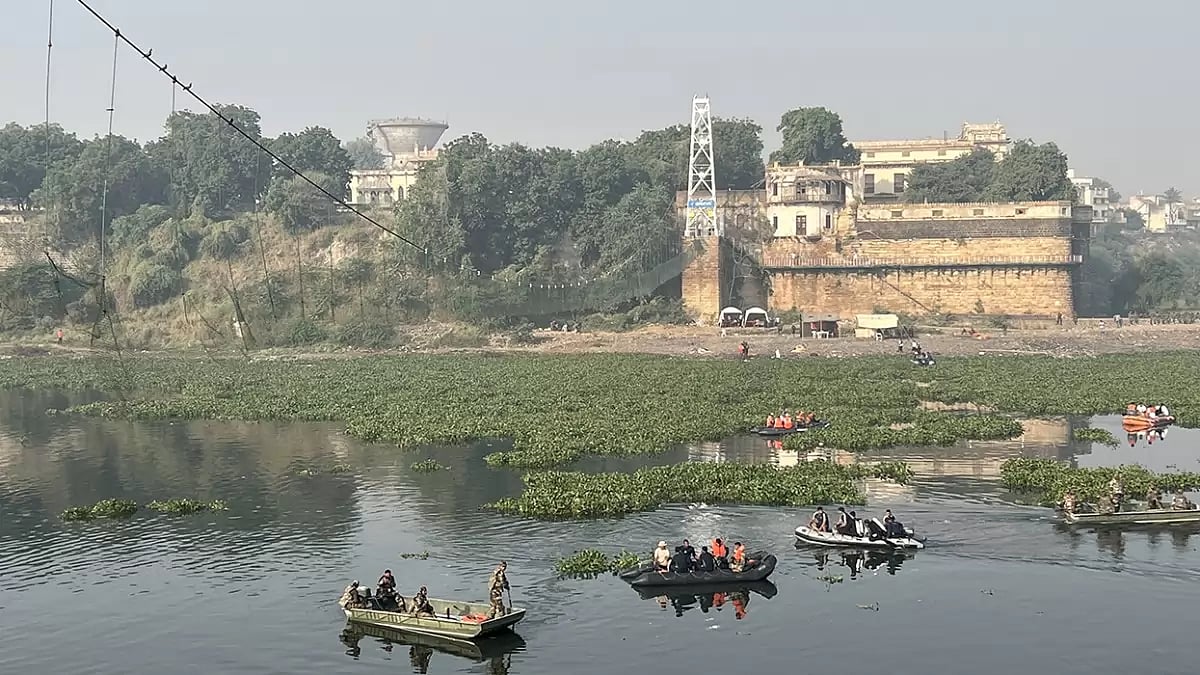 Morbi Suspension bridge collapse: Rescue operation