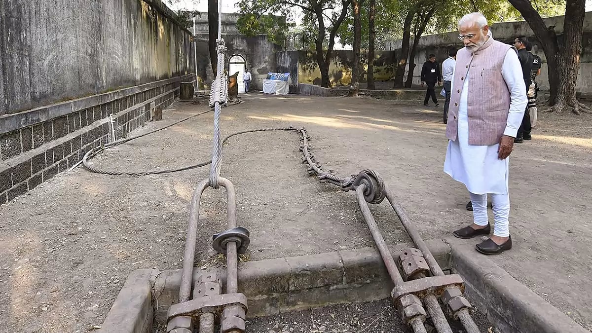 Morbi Suspension bridge collapse: PM Modi at site 