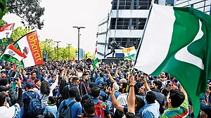 Face to Face: Fans arrive at the Melbourne ground to watch India and Pakistan clash in a T20 World Cup ‘22 match on Oct. 23