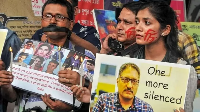 Gagging the media - null