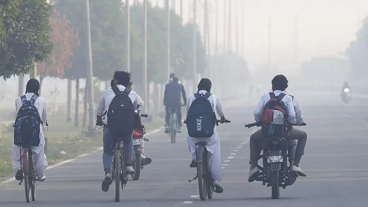 Weather: School students in Delhi NCR 