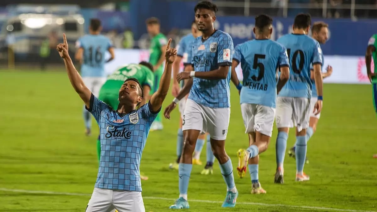 Lallinzuala Chhangte celebrates after scoring Mumbai's 4th goal against Bengaluru.