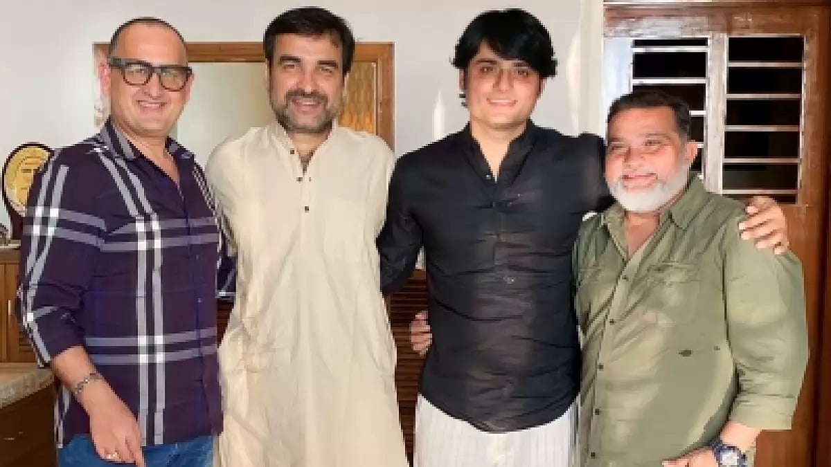 The Team of 'Main Rahoon Ya Na Rahoon Yeh Desh Rehna Chahiye- ATAL'