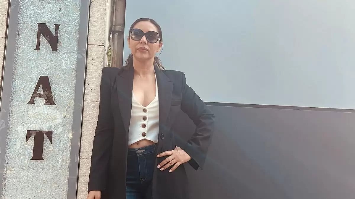 Gauri Khan poses with the new nameplate outside Mannat