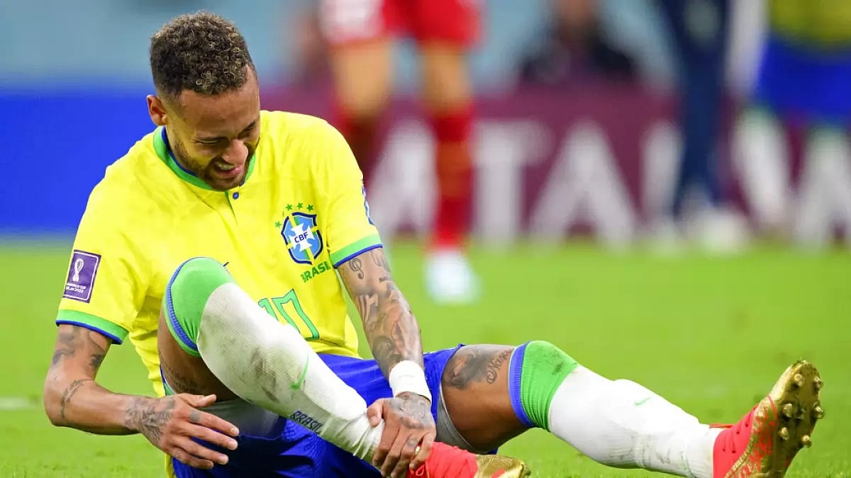 Neymar has faced issues with his right foot in the past.