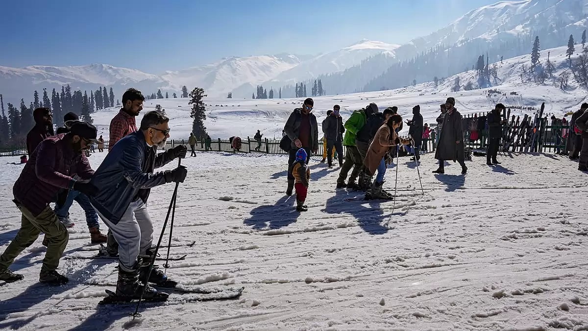 Tourists at Gulmarg ski resort