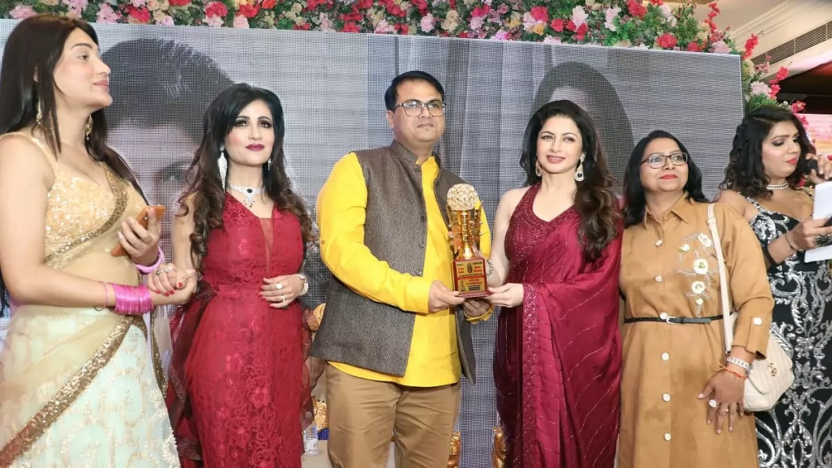 Dr Hemant Barua wins the 'Star Achievers Awards 2022' under the category 'Best Astrologer In India'