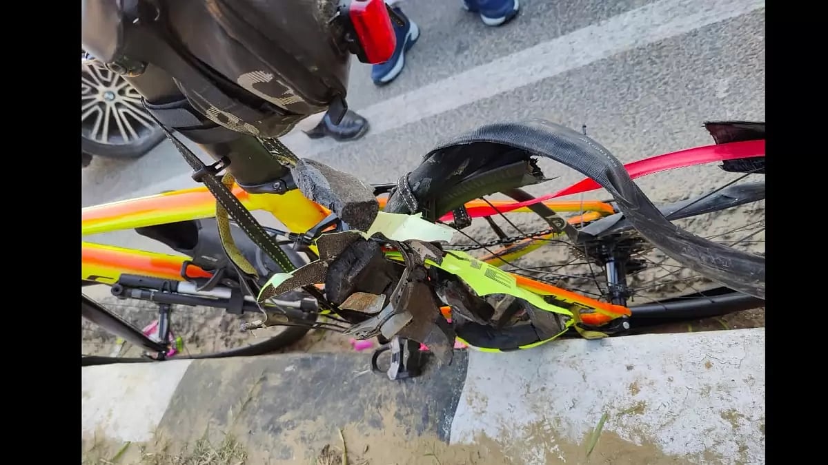 The deceased Subhendu Chatterjee's damaged cycle on the corner of the Mahipalpur flyover