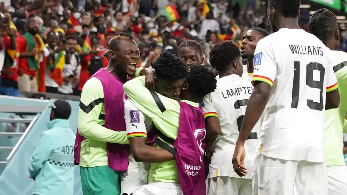 Mohammed Kudus celebrates with his teammates after scoring the third goal against South Korea.