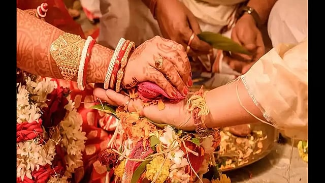 Marriage Called Off After Groom Kisses Bride On Stage