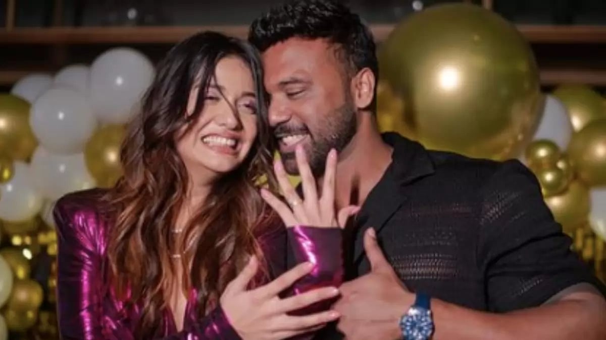 Divya Agarwal and her fiance Apurva Padgaonkar