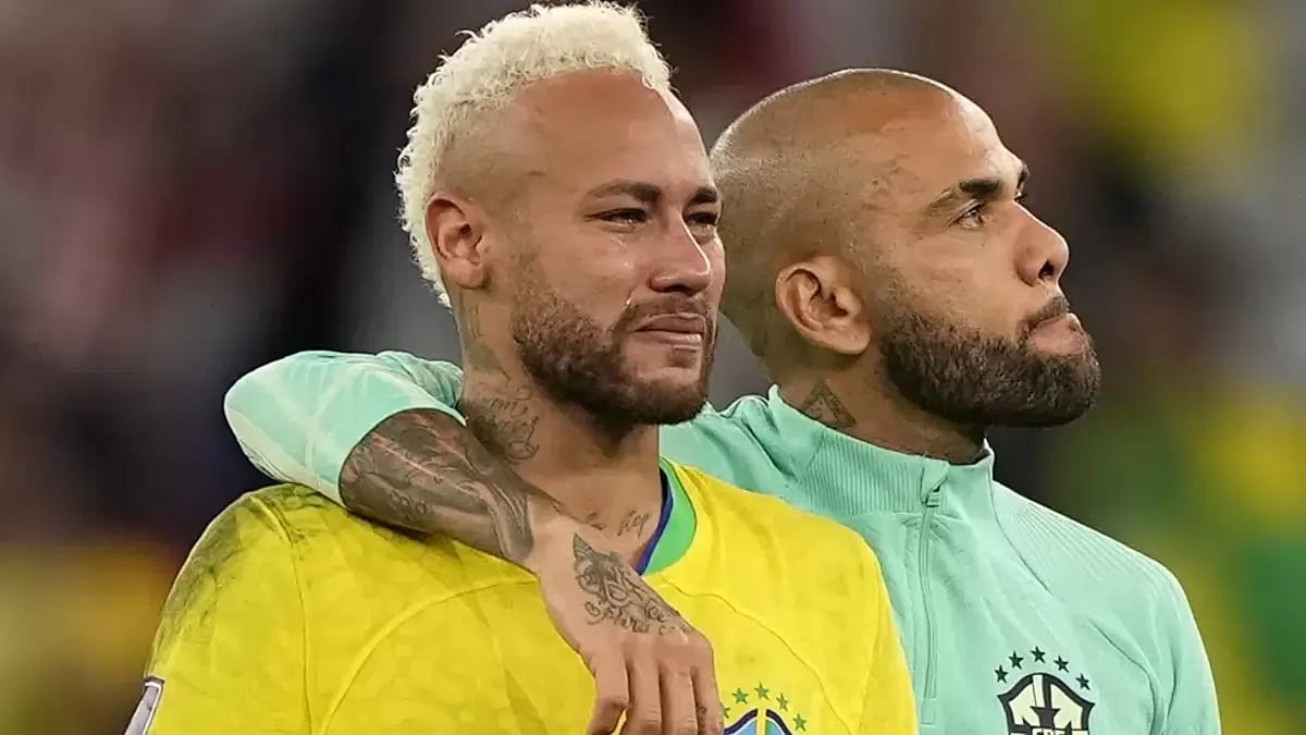 Neymar (L) was inconsolable as his WC dream ended against Croatia.