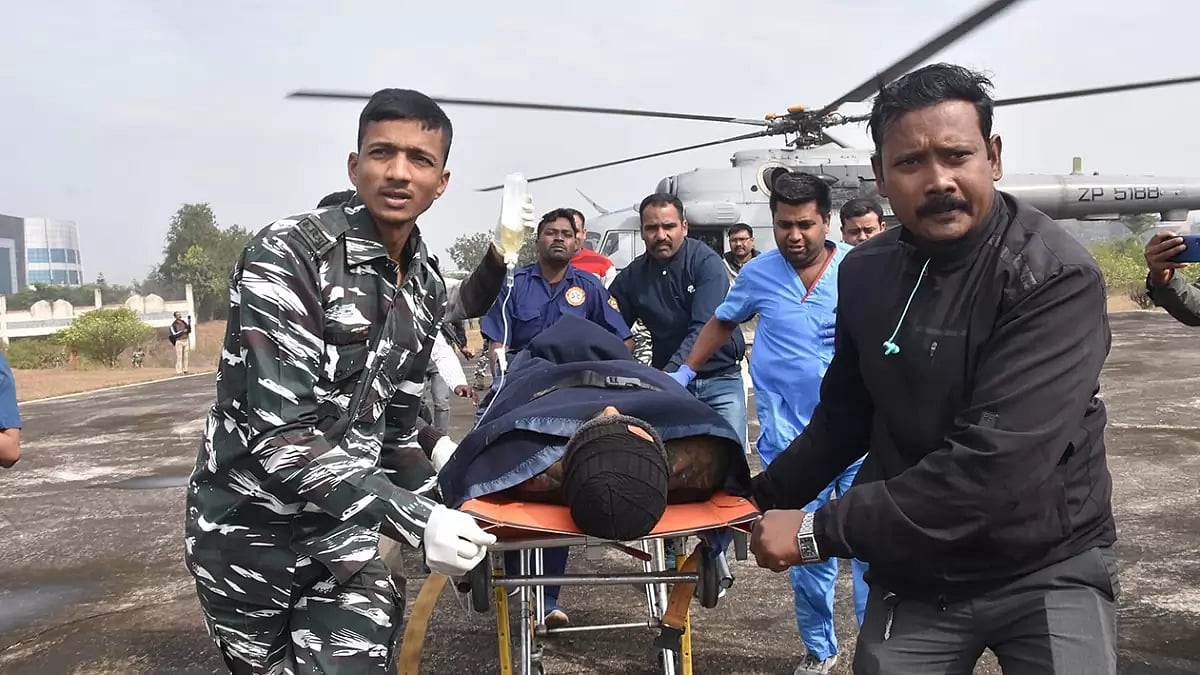 IED blast in Chaibasa: Injured CRPF jawan brought to Ranchi