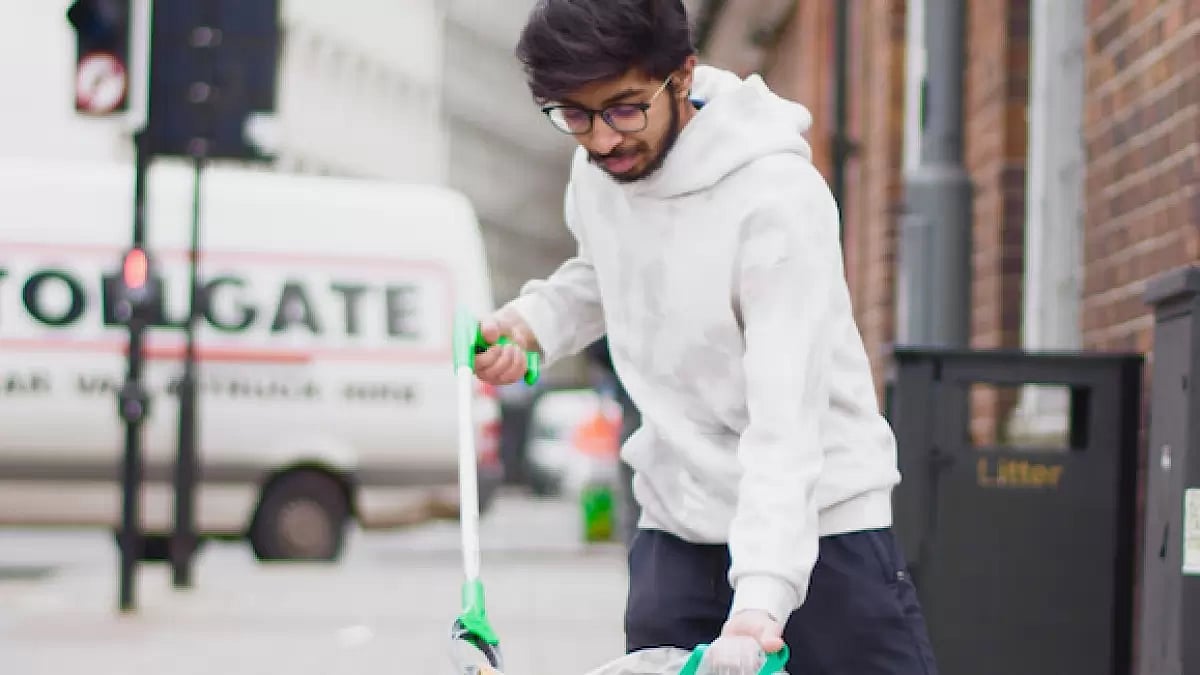 Vivek Gurav was awarded the Points of Light award by the UK government in July this year.