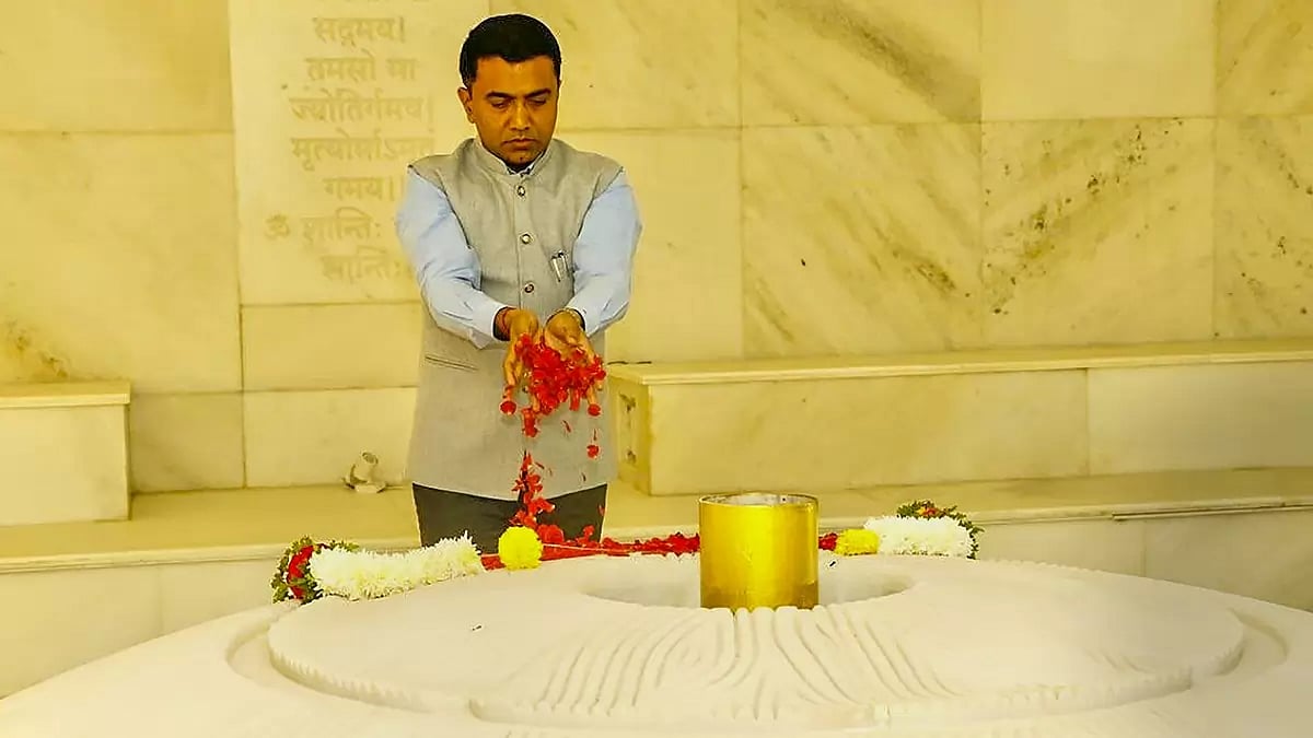 Pramod Sawant pays tributes Manohar Parrikar