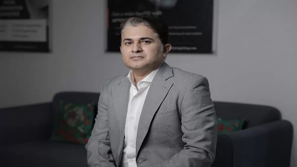 Renowned Celebrity Cosmetic plastic surgeon, Dr. Parag Telang, Director of Designer Bodyz Center