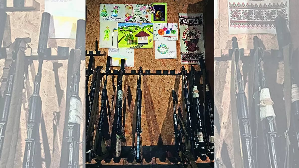 PISKY, UKRAINE Drawings sent by children adorning the wall of a Ukrainian trench